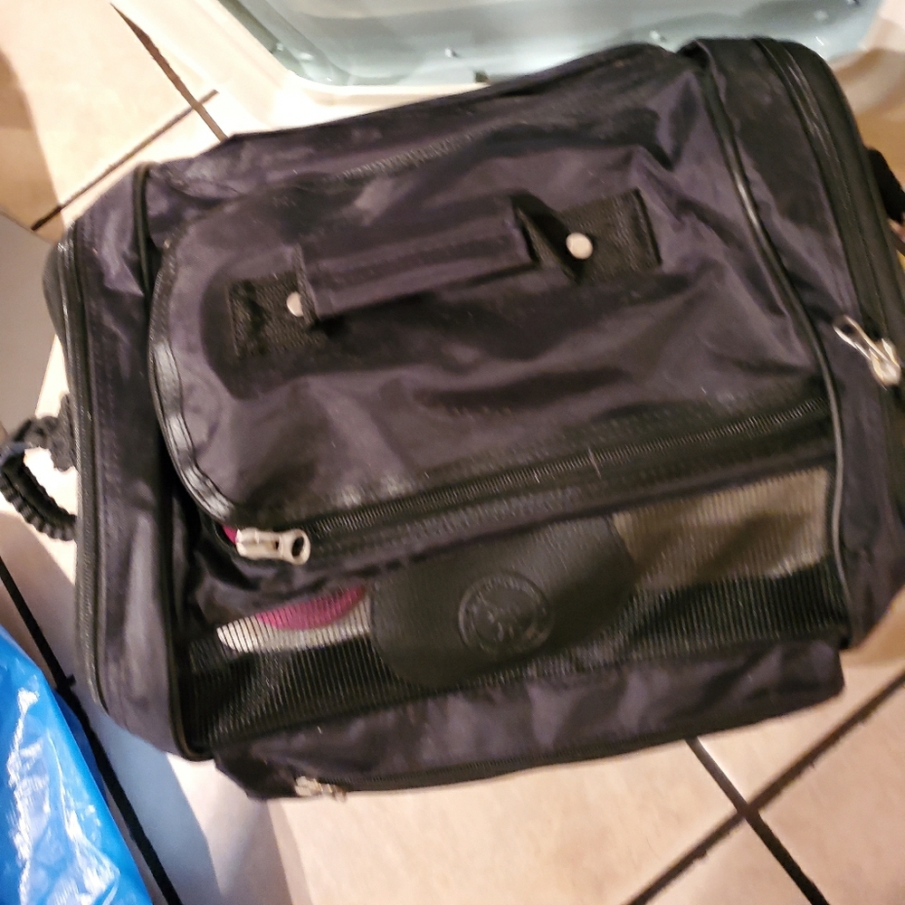 Puppy carrying bag